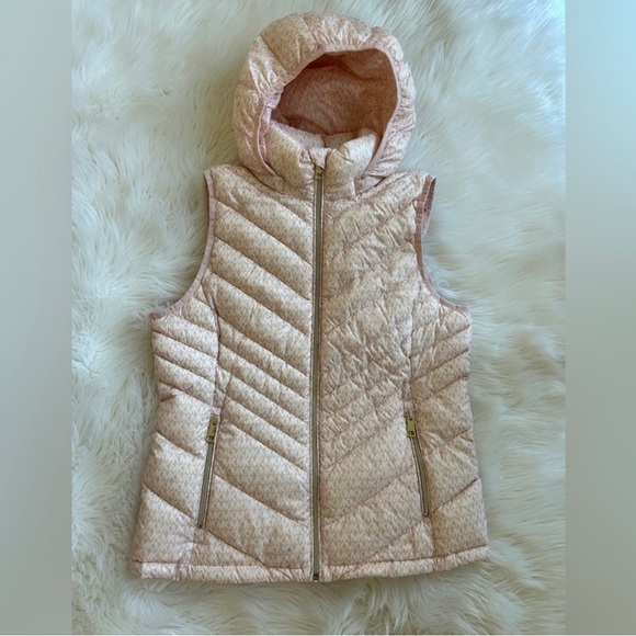 New! Michael Kors Down Sleeveless Vest - Picture 10 of 16
